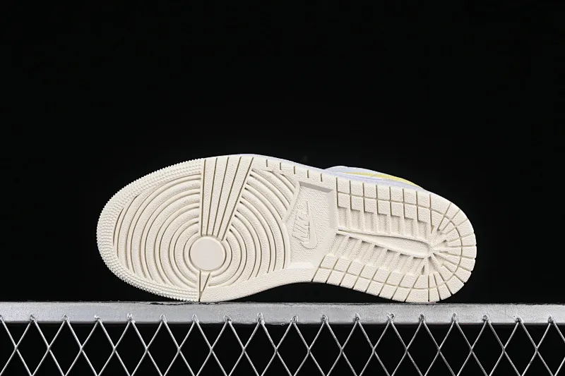 All categories Air Jordan Jordan series basketball shoes Air Jordan 1 Low Z version Air Jordan 1 Low AJ1 Joe 1 lemon yellow low-top cultural and leisure sports sneakers FV8486-181